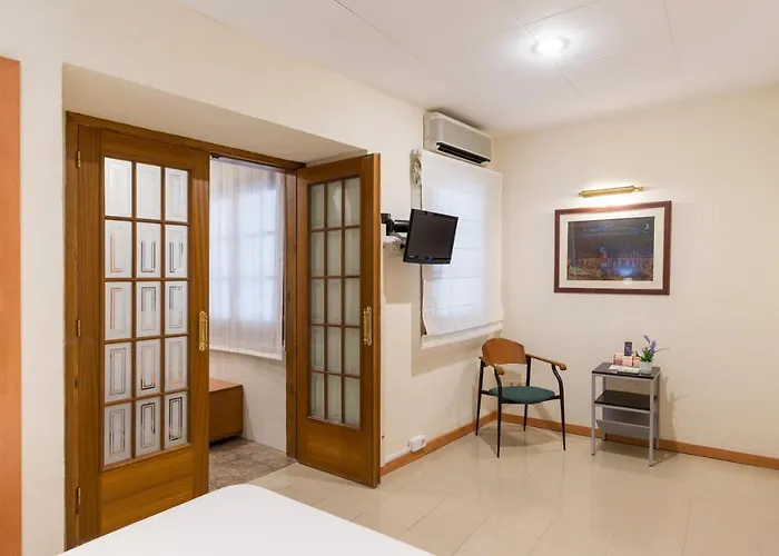 Capri Hotell 2*