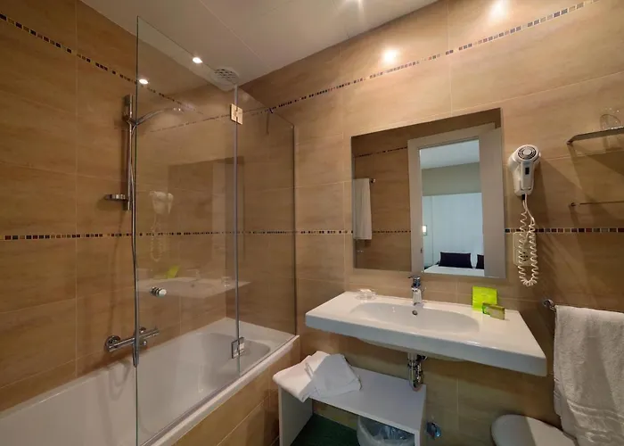 Capri Hotell 2*