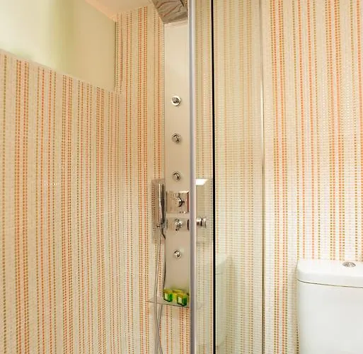Capri Hotell 2*