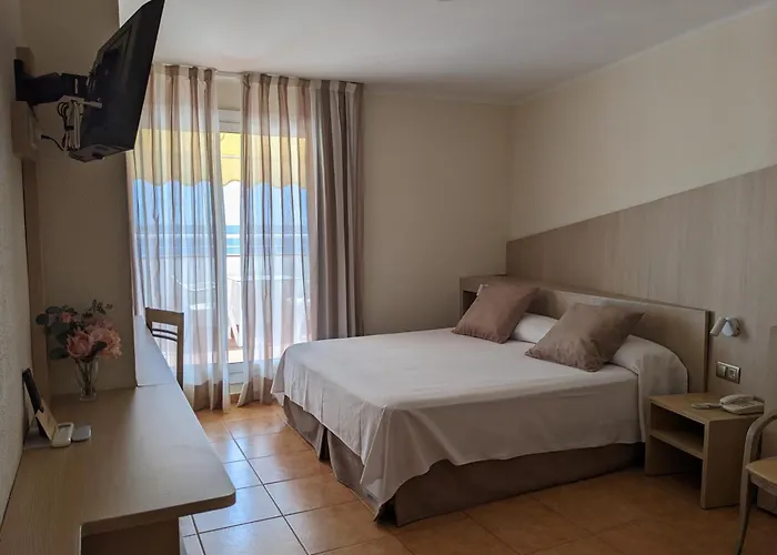 Capri Hotell 2*