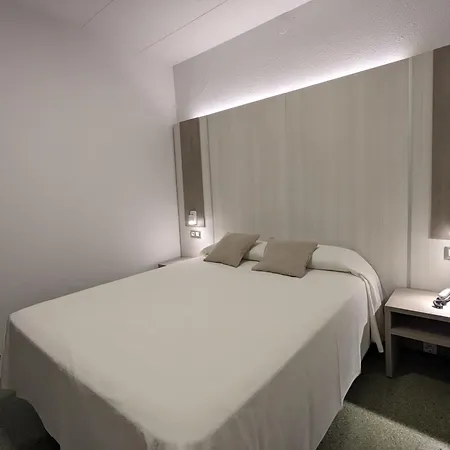 Capri Hotel 2*