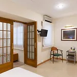 Capri Hotel 2*