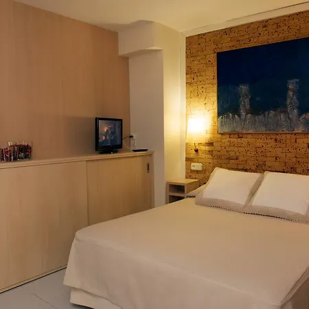 Hotel Capri 2*
